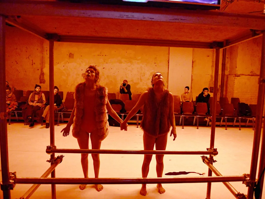 AChildHasBeenBeaten_c_Gerhard F. Ludwig_HP2 - Kopie